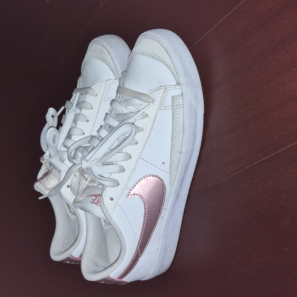 Nike White and Pink Low-Top Sneakers